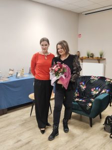 Joanna Jax i uczestnicy spotkania autorskiego