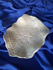 Własnoręcznie wykonana misa ceramiczna
