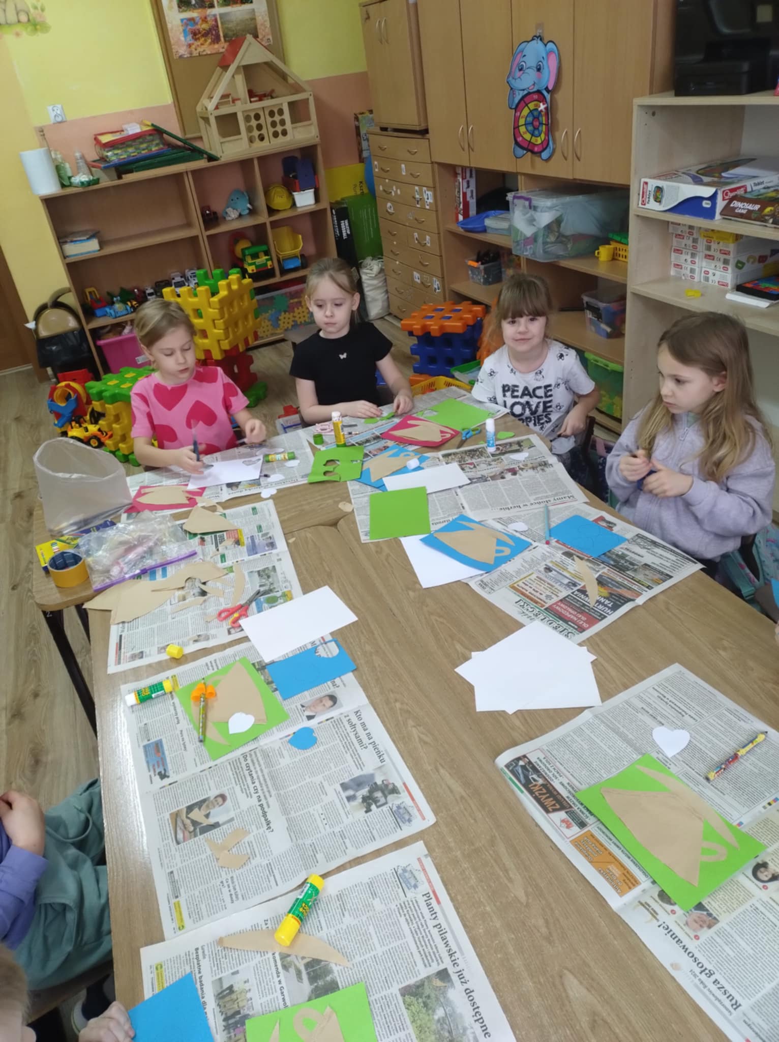 Dzieci podczas warsztatów.