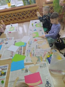 Dzieci podczas warsztatów.